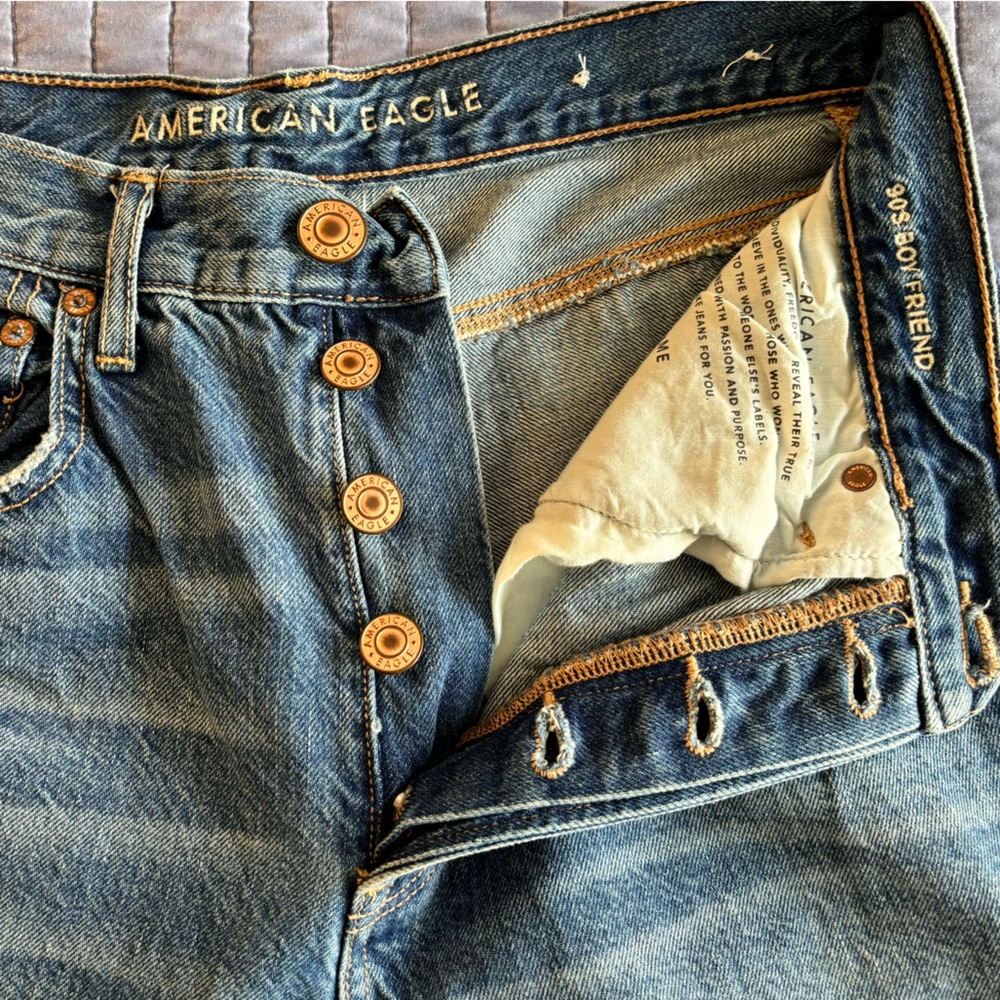 American Eagle Outfitters Light Blue 90’s Style High Rise Boyfriend Jeans - Picture 2 of 4